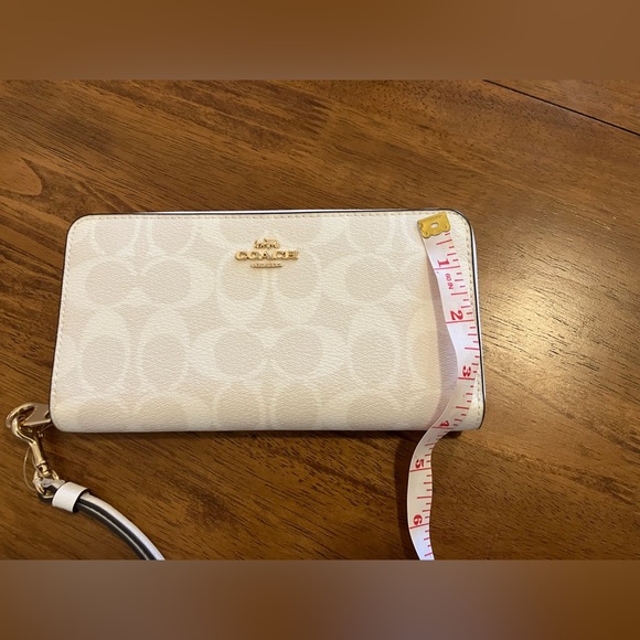Coach Wallet - Picture 11 of 11